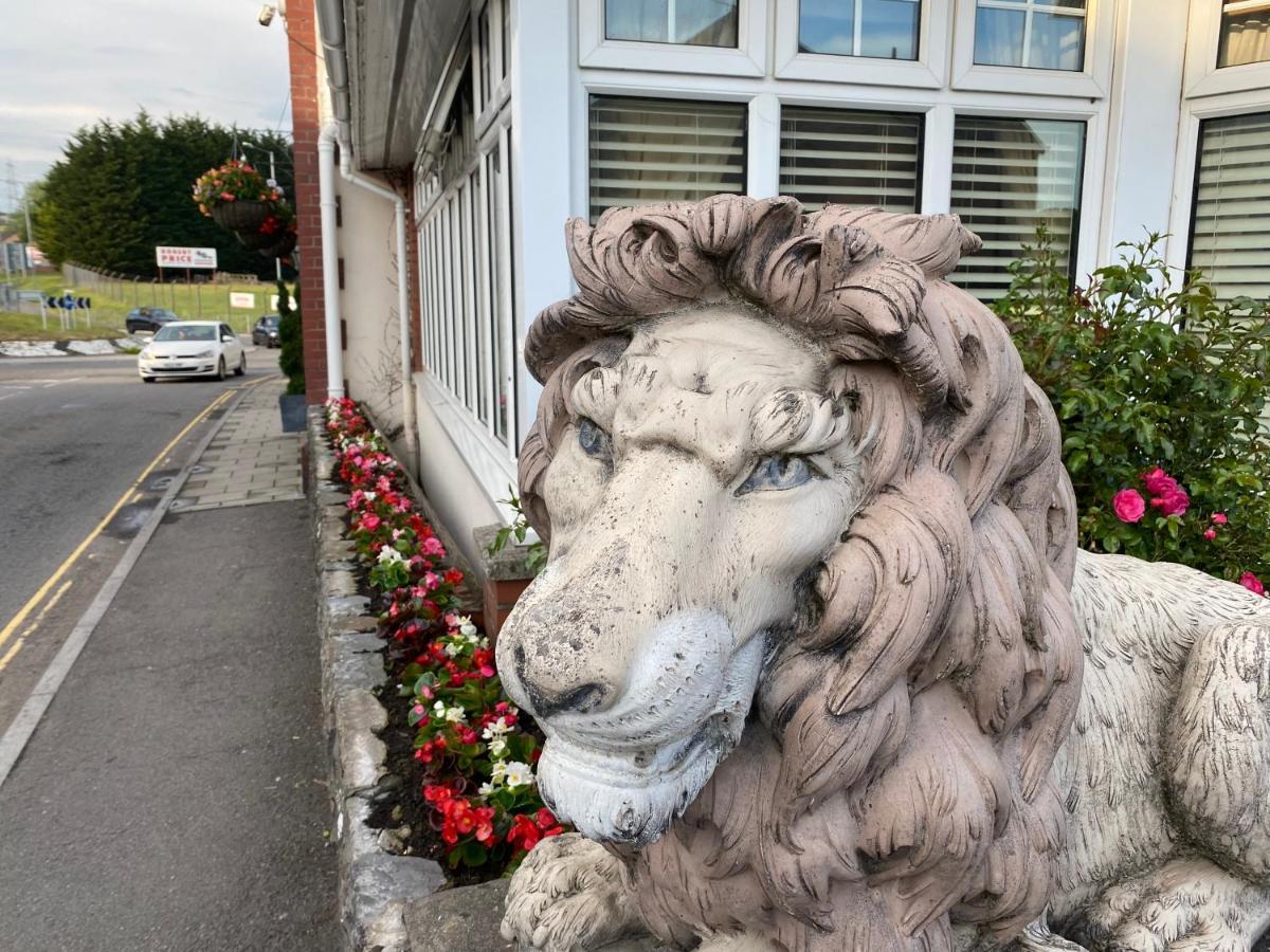 The Masons Arms Hotel Bridgend  Buitenkant foto