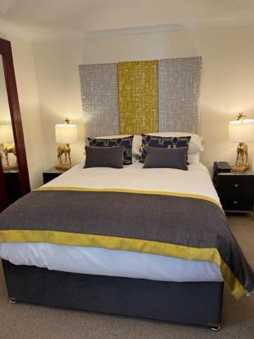 The Masons Arms Hotel Bridgend  Buitenkant foto