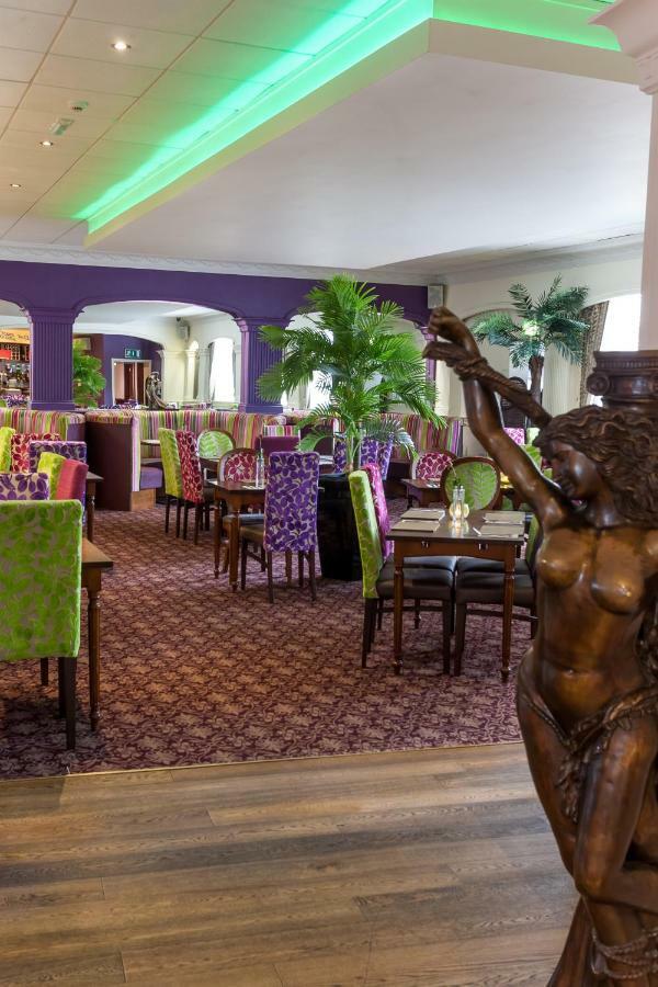 The Masons Arms Hotel Bridgend  Buitenkant foto