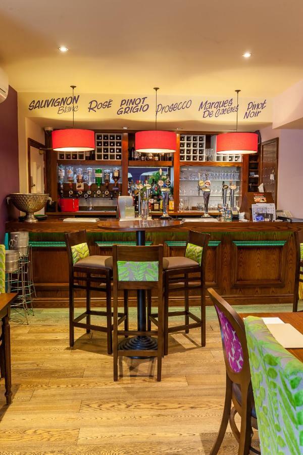The Masons Arms Hotel Bridgend  Buitenkant foto